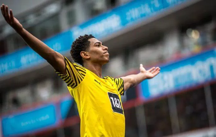 Sao trẻ người Anh thi đấu cực kỳ nổi bật trong áo màu Dortmund (Nguồn: Internet)