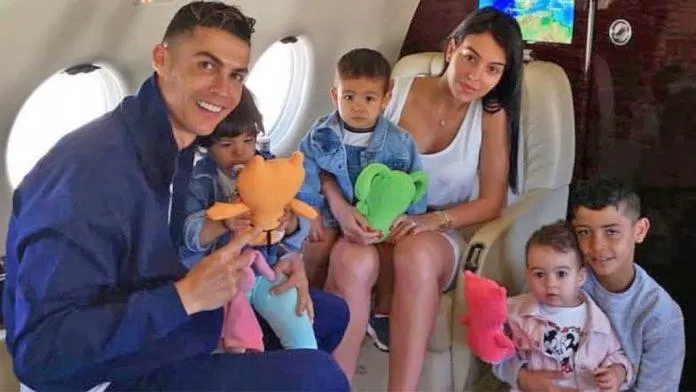 Các con của Ronaldo (Ảnh: Internet).