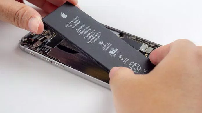 Người dùng có thể đặt các bộ phận thay thế cho iPhone và tự sửa tại nhà (Ảnh: Internet)
