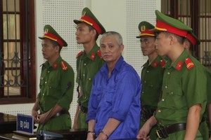 Bị cáo Phạm Văn Ninh tại phiên bản.  Ảnh: An Quỳnh.