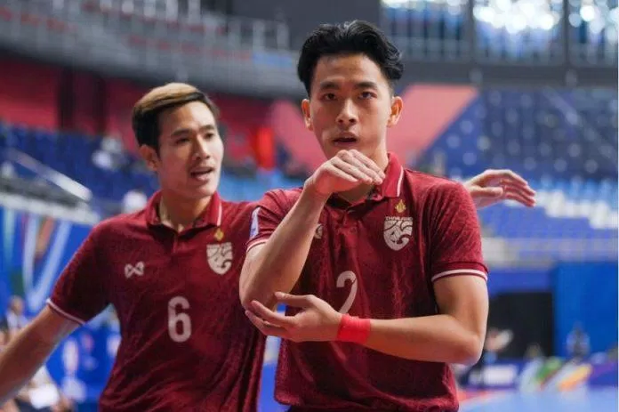 Tuyển Futsal Thái Lan nhanh chóng lên trước tuyển Tajikistan (Ảnh: Internet)